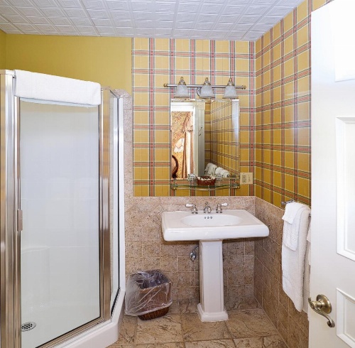 Big Tree Inn image 16