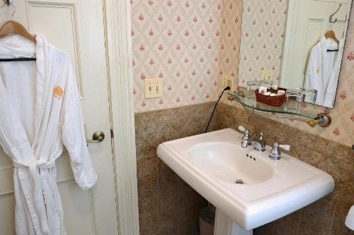 Big Tree Inn image 18