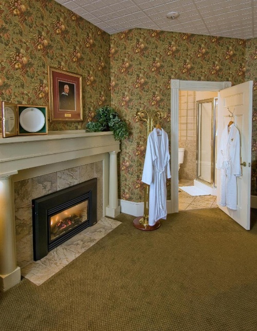 Big Tree Inn image 5